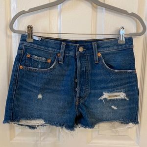 Levi’s 501 Cut Off Shorts